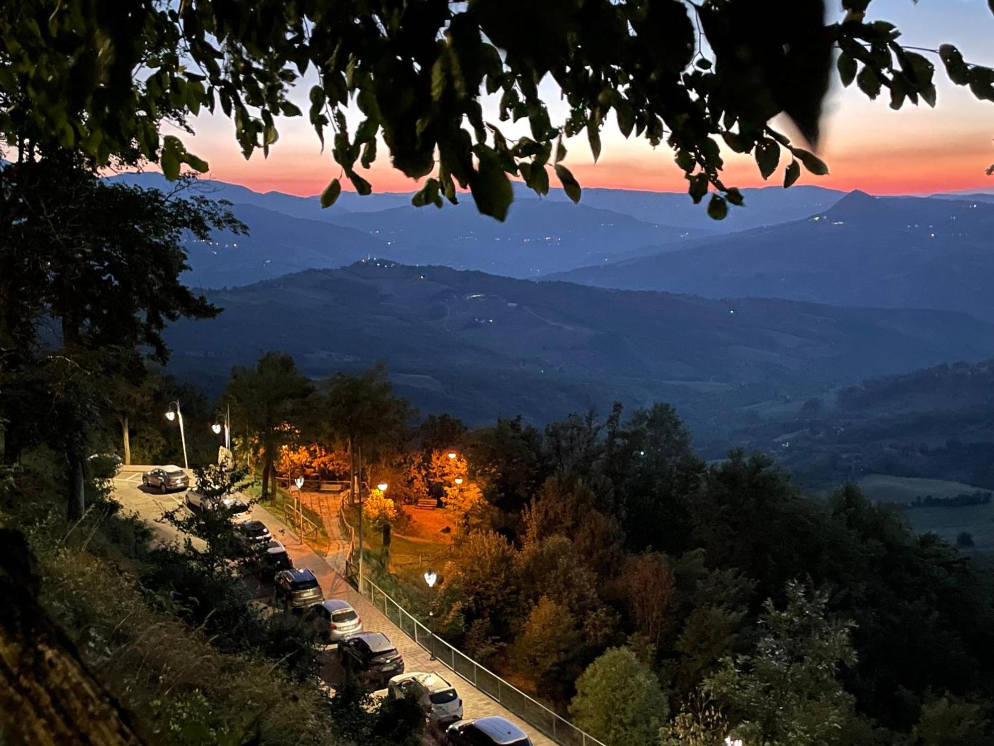 Novecento Luxury&Spa Residence 4 Stelle Montese Екстер'єр фото
